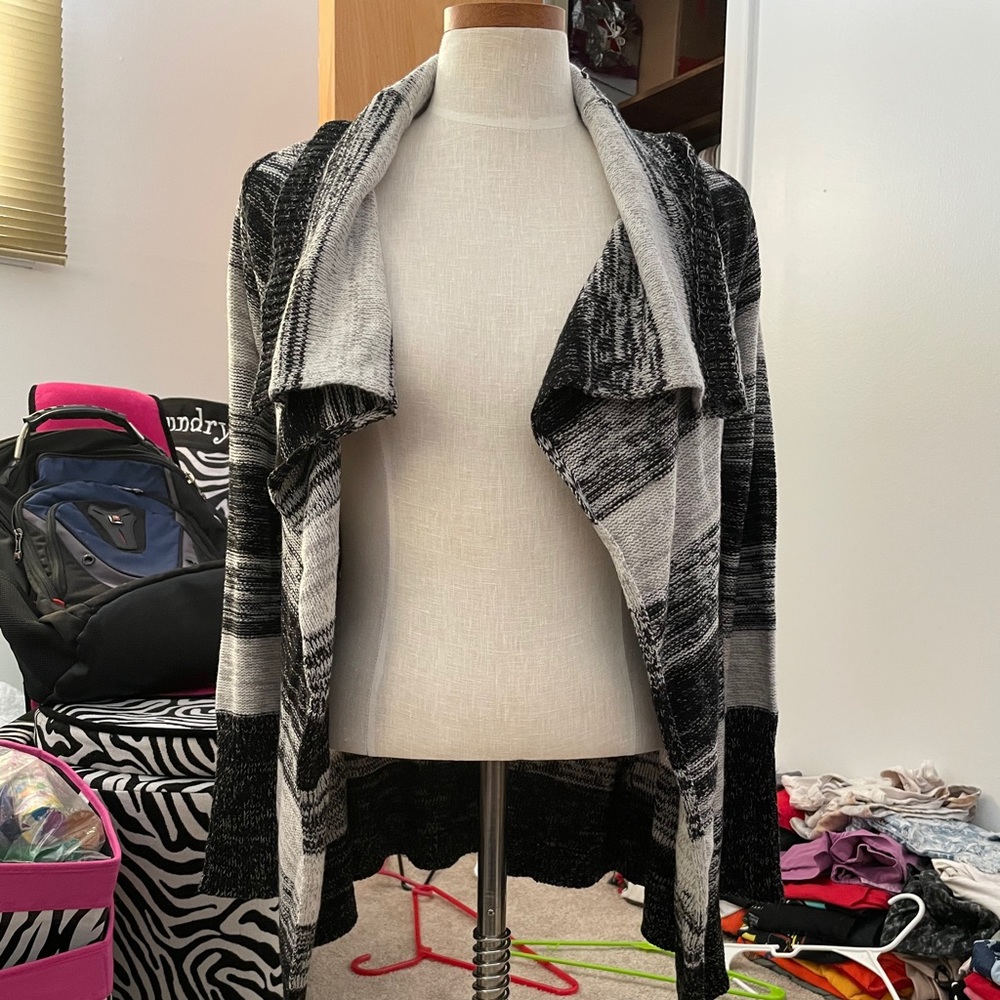 Super cute sweater Cardigan